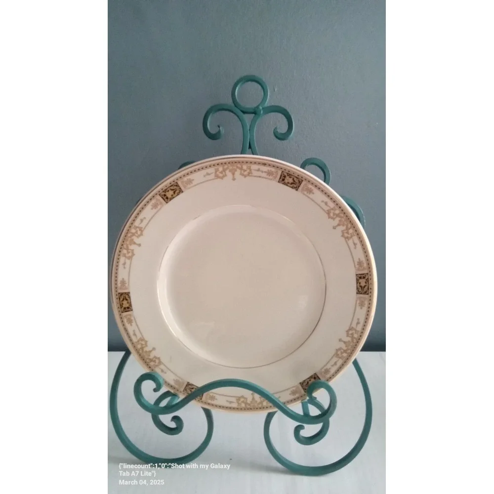 Vintage Decorative Plate Ornate Gold Accent Display Plate‎ Collectible